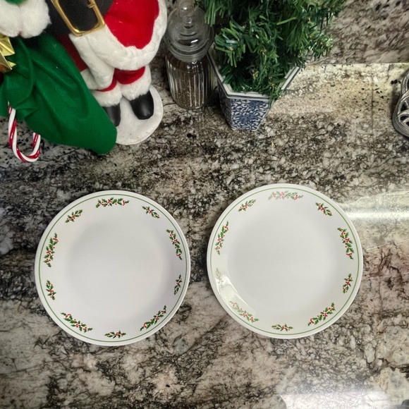 Festive Corelle “Holly Days” Dinnerware. - Picture 2 of 11